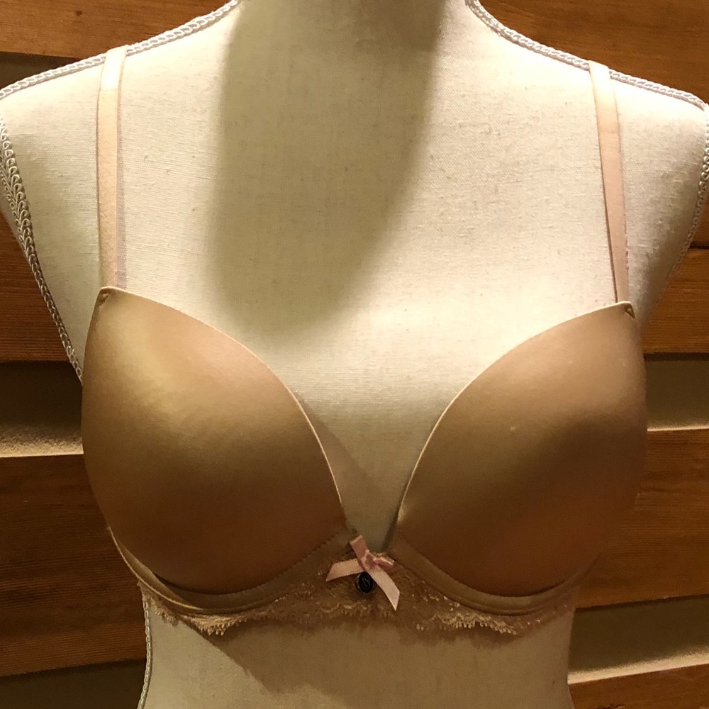 Victoria’s Secret Tan Push-Up / Pigeonnant Bra